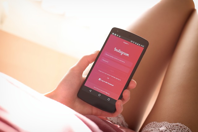 instagram v mobilu